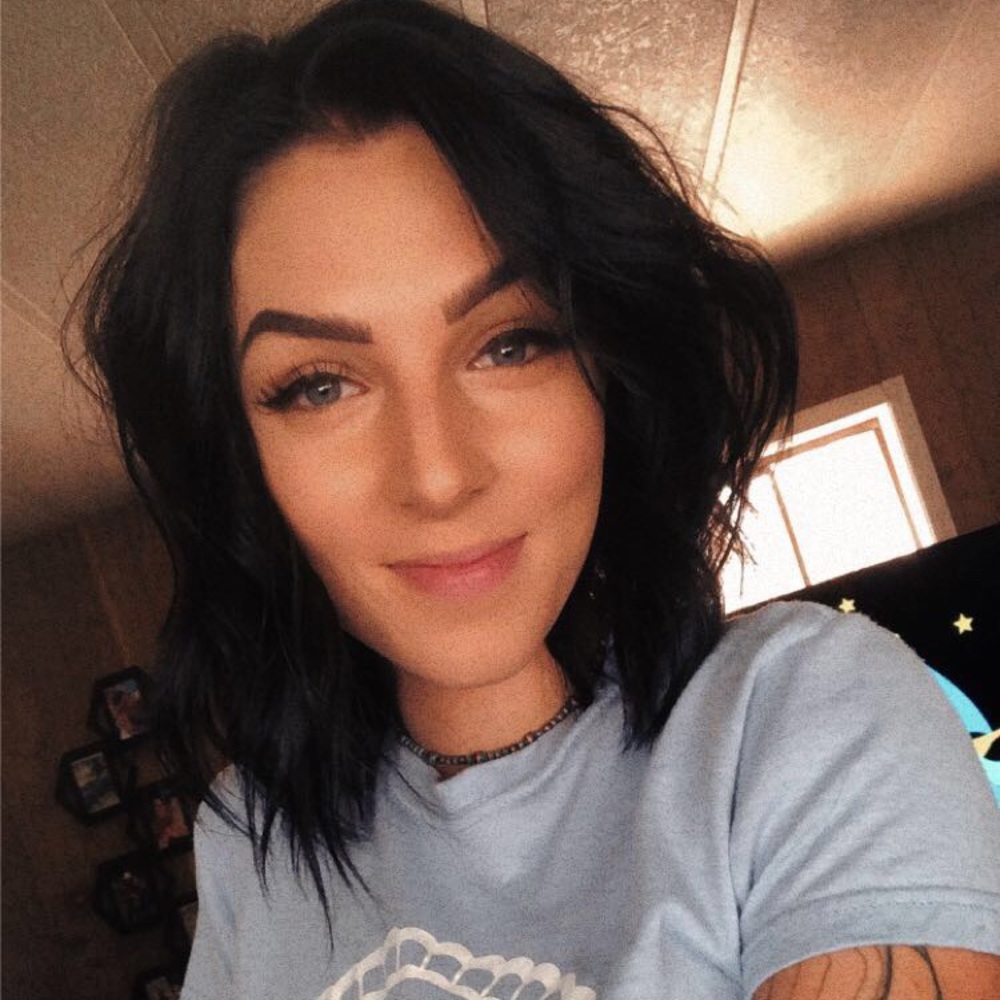 Meet your Posher, Mikaela